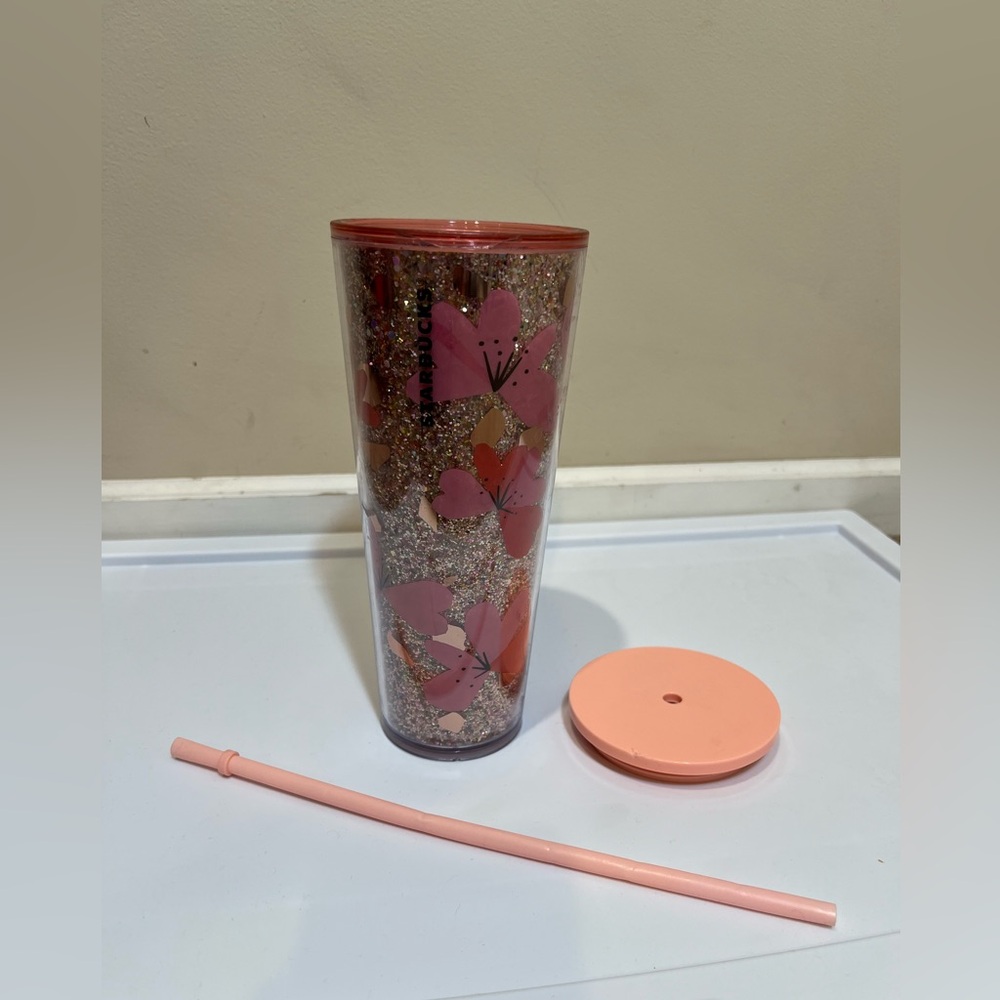 2020 Valentine’s Day Starbucks Cup - Picture 3 of 5